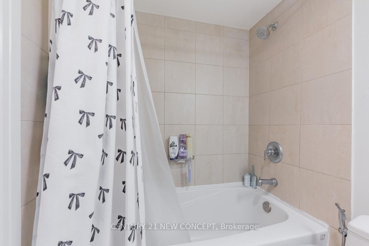 18 Harrison Garden Boulevard Unit 903 photo 18