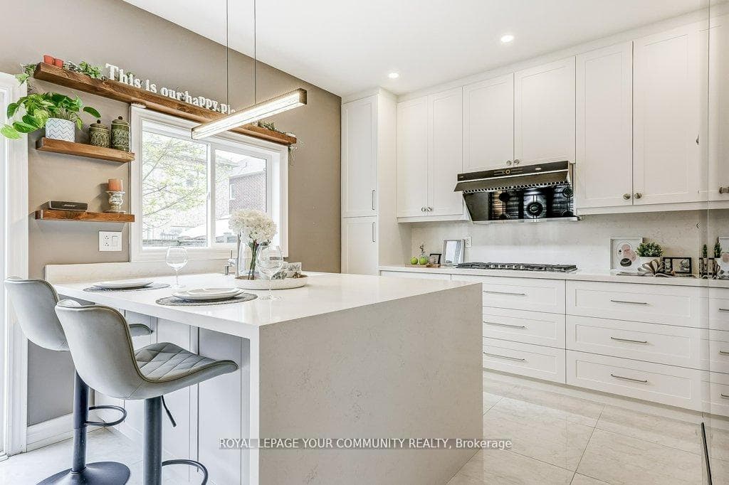 67 Pondmede Crescent photo 5