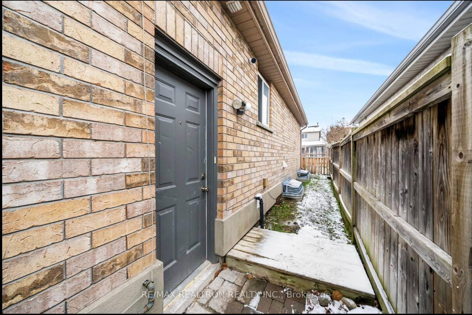 76 Larkin Drive photo 17