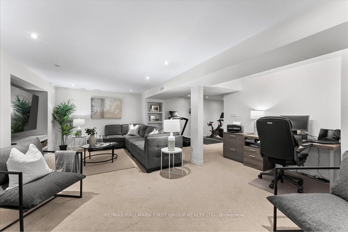 7 Princeton Court photo 41