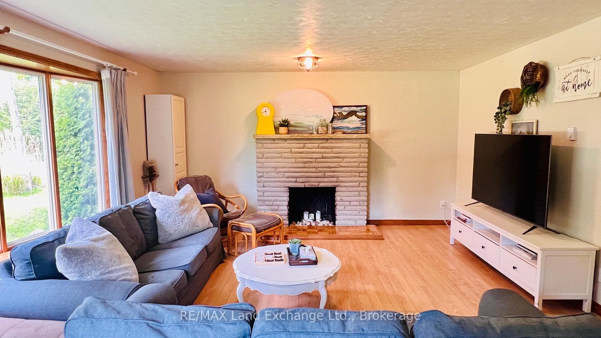 Fireplace setup for natural gas insert