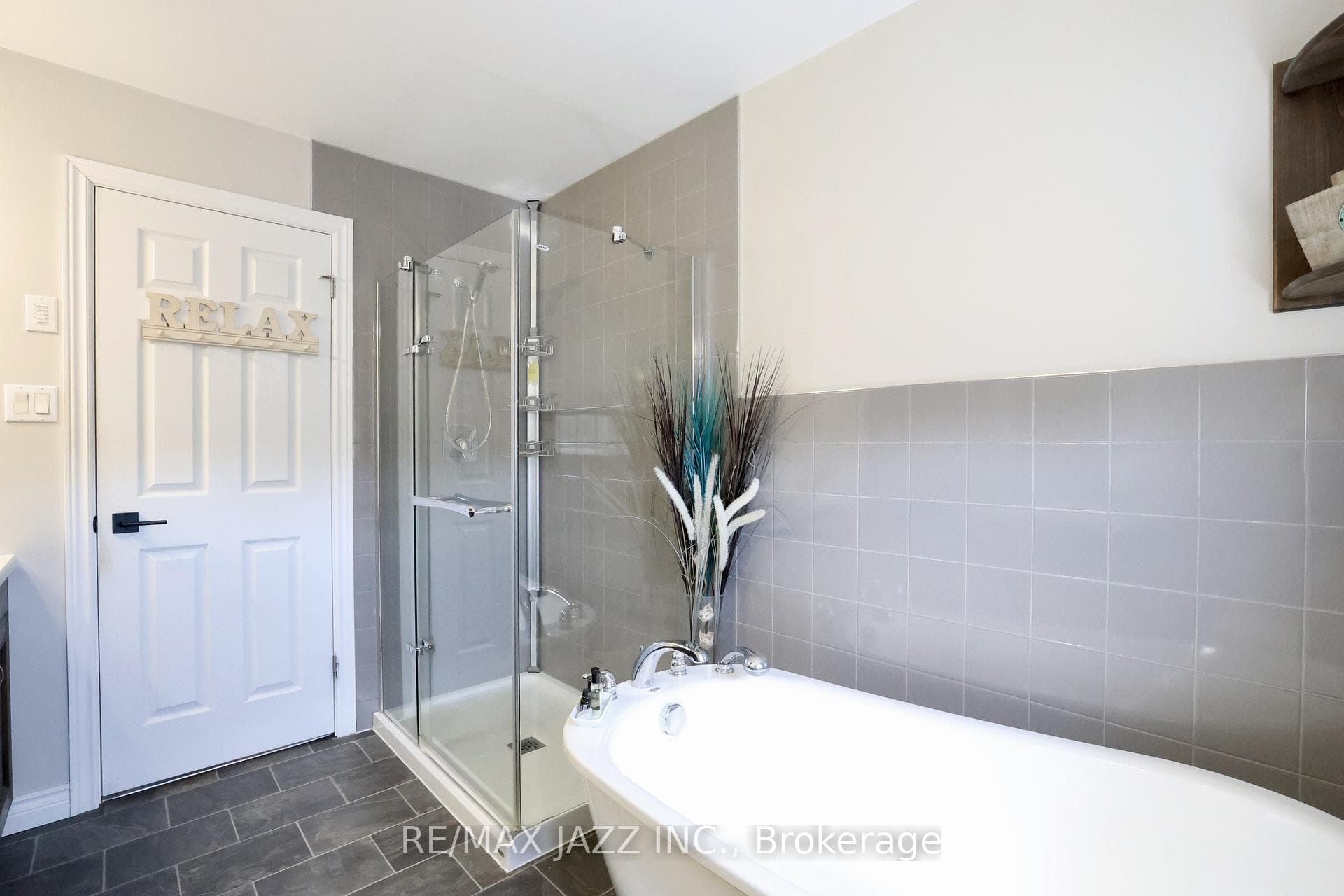 12 Margaret Avenue photo 15