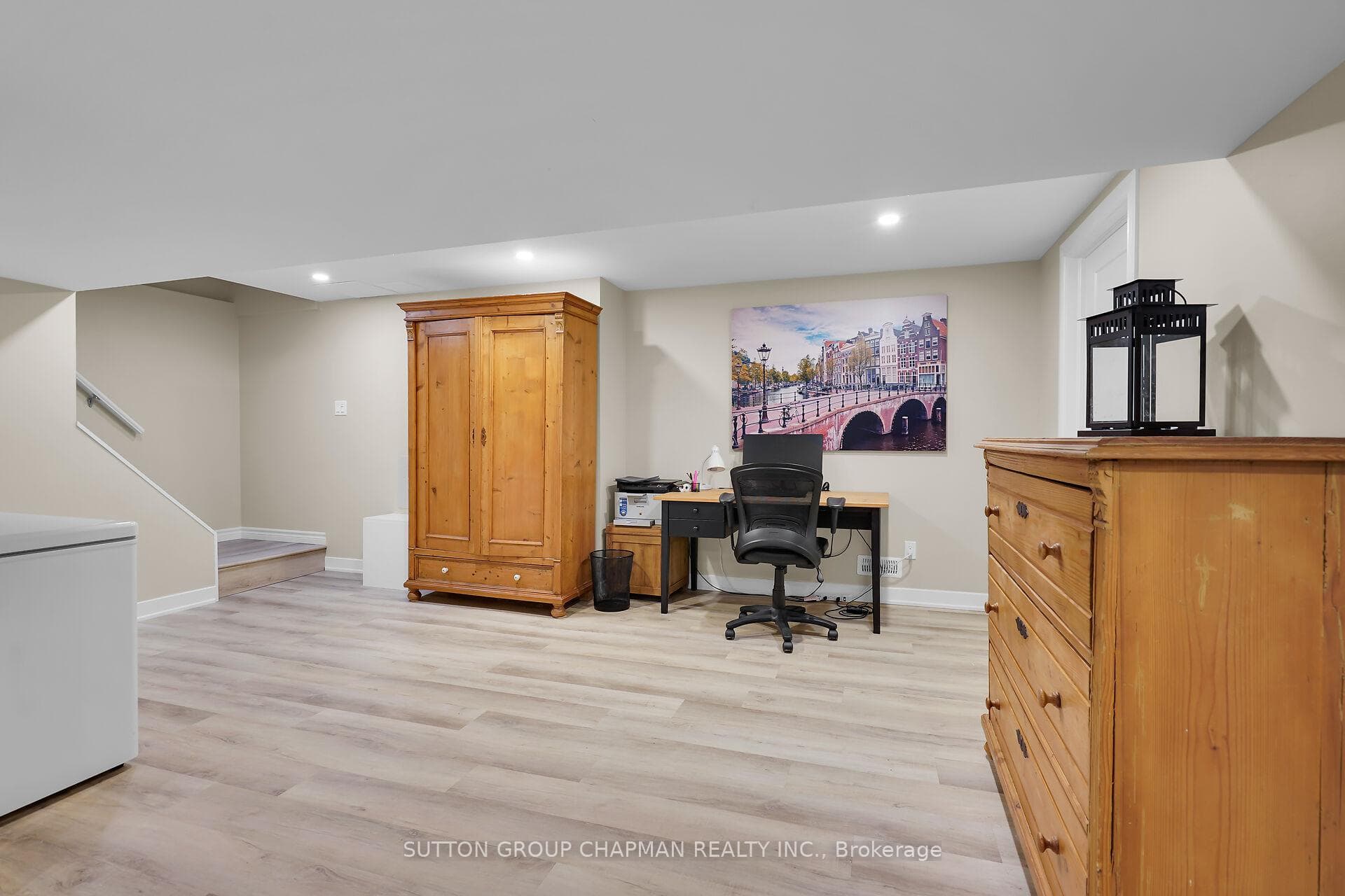 66 Naomee Crescent photo 35