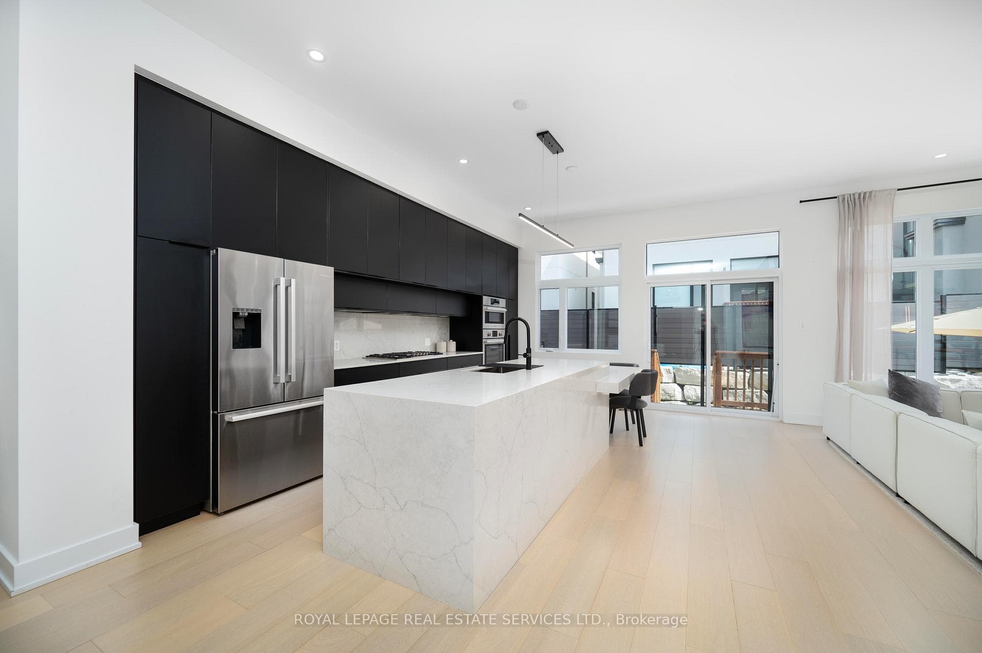28 Witherspoon Crescent photo 5