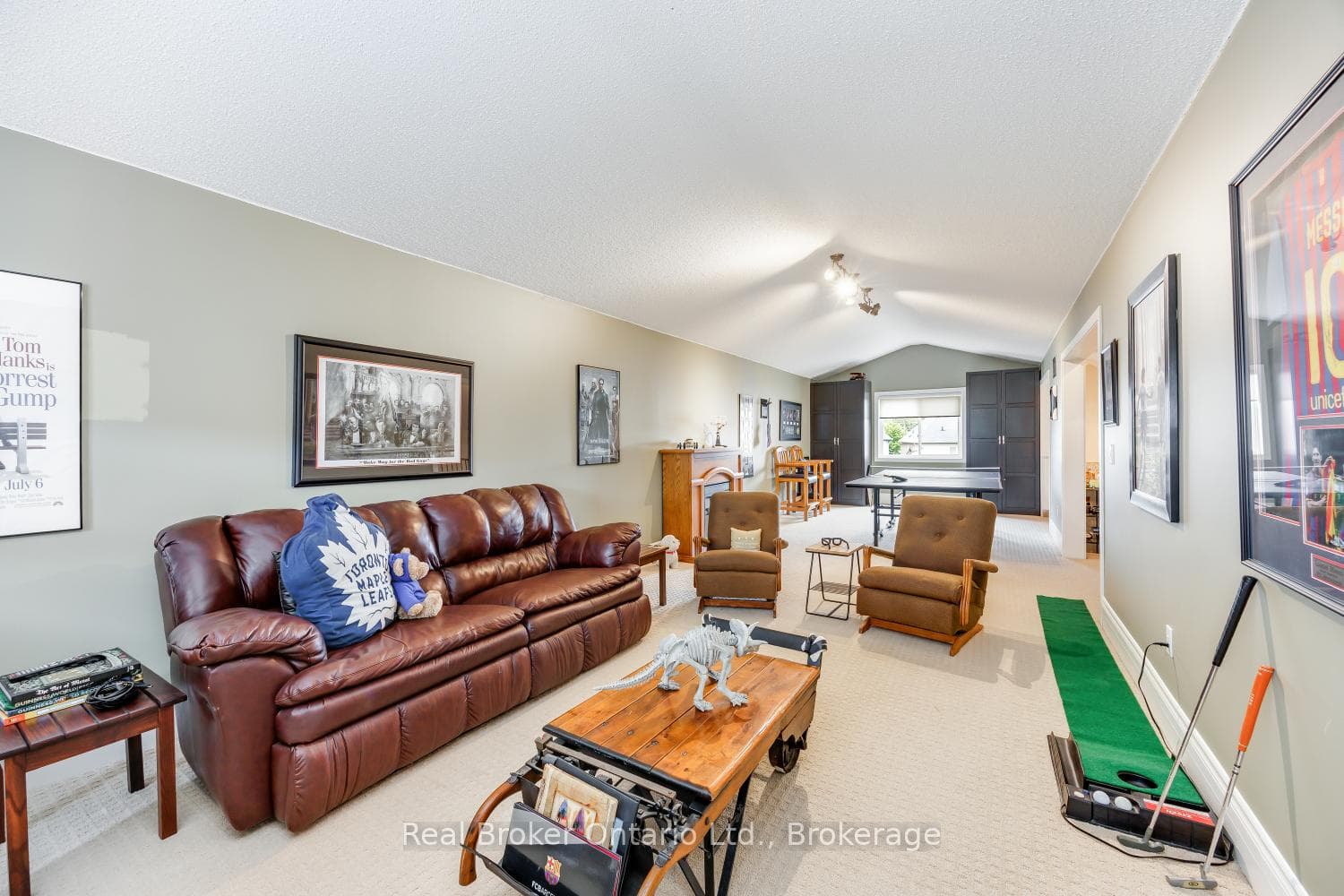 52 Brough Court photo 32