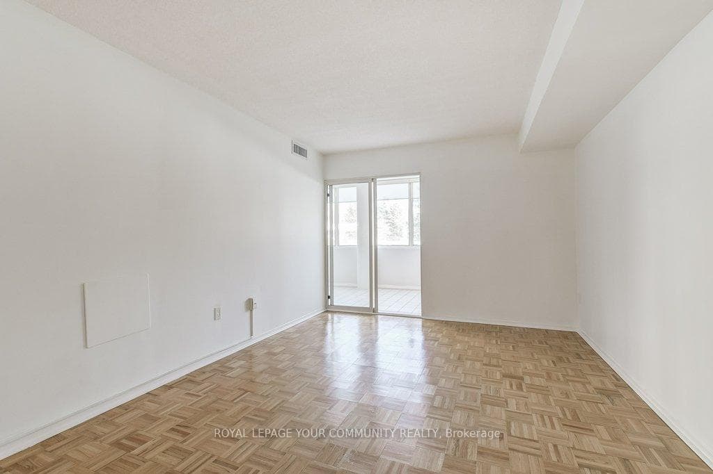 30 Harding Boulevard Unit 315 photo 32