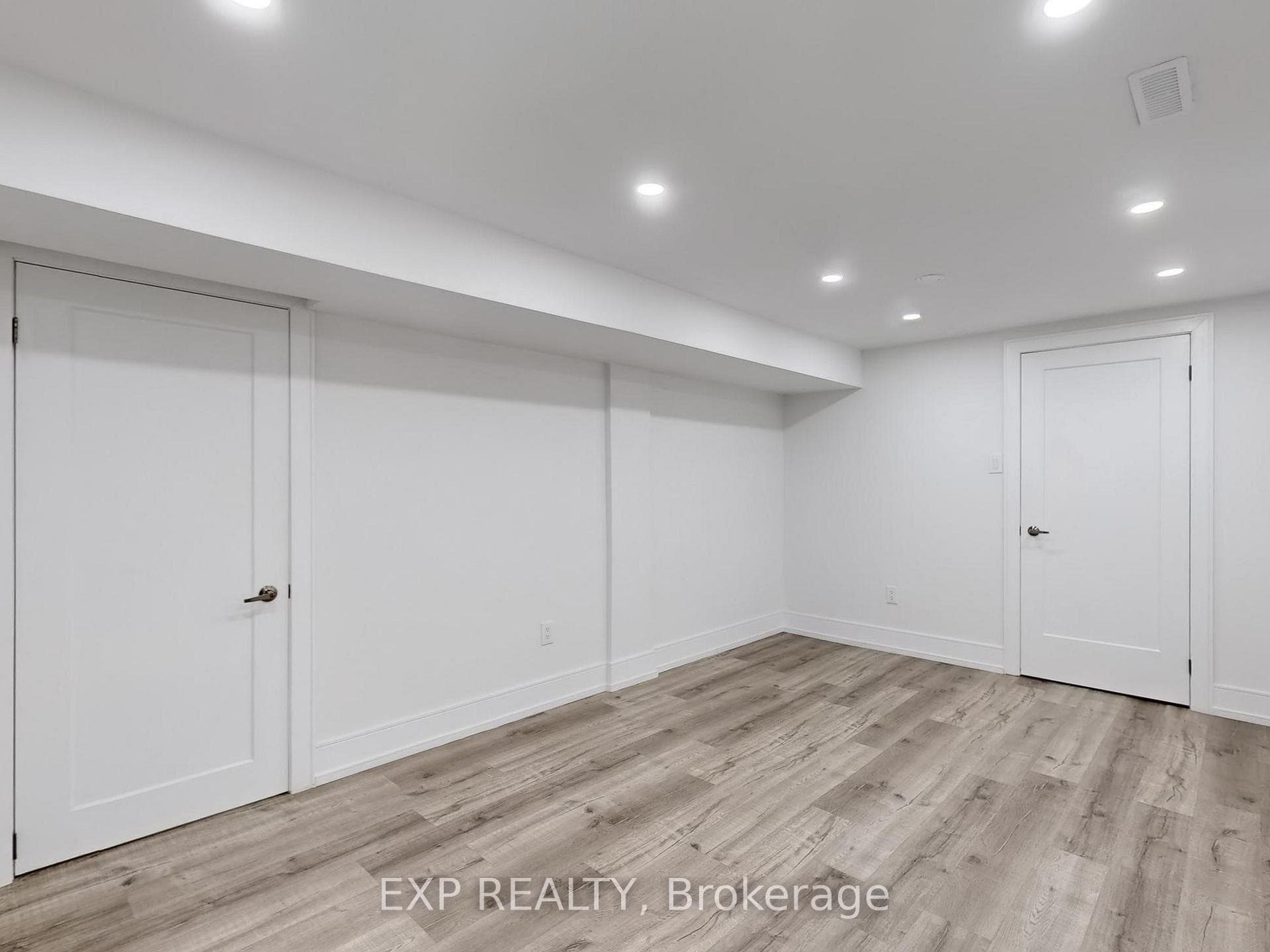 84 Burgosa Court photo 31