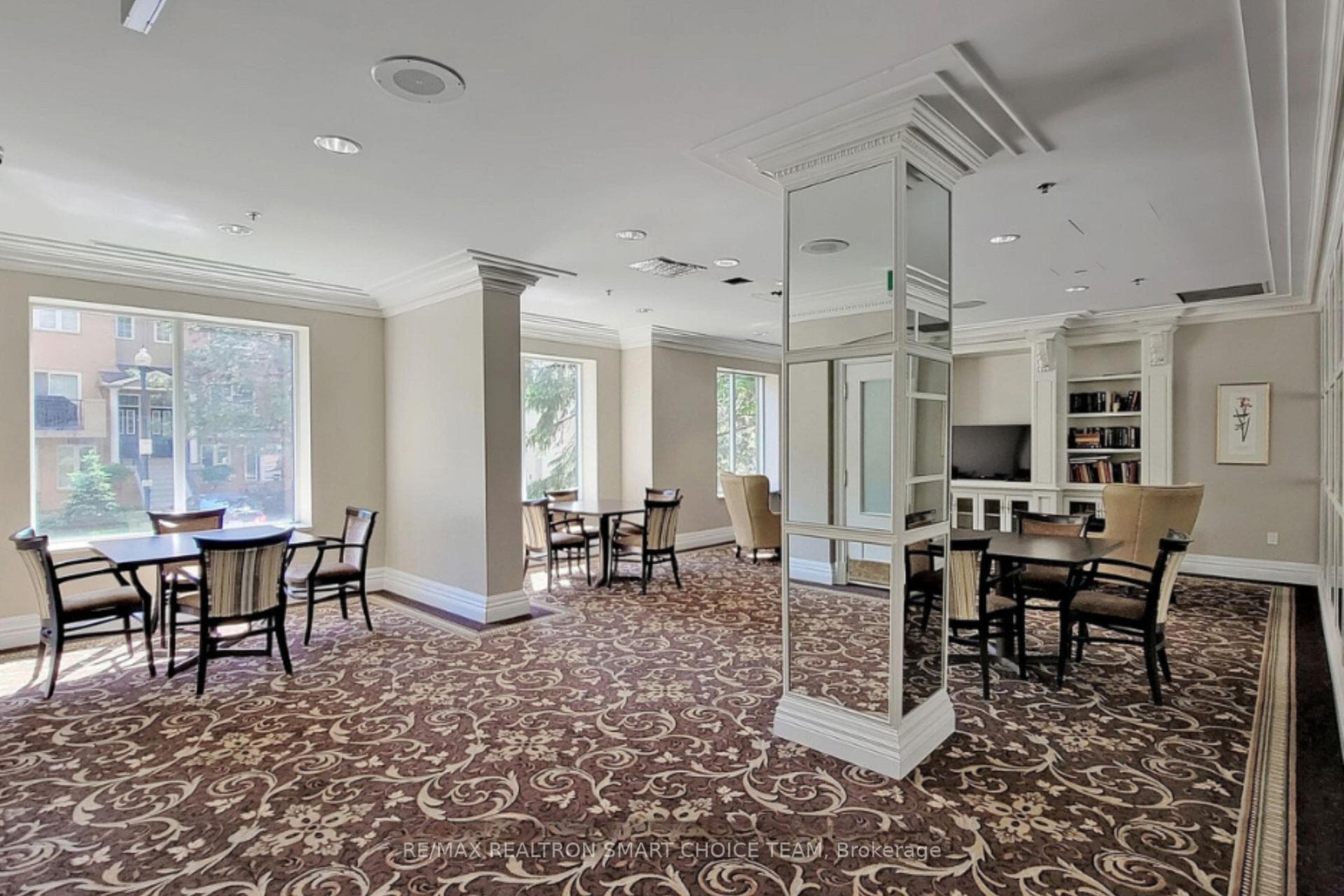 18 Sommerset Way Unit 302 photo 35