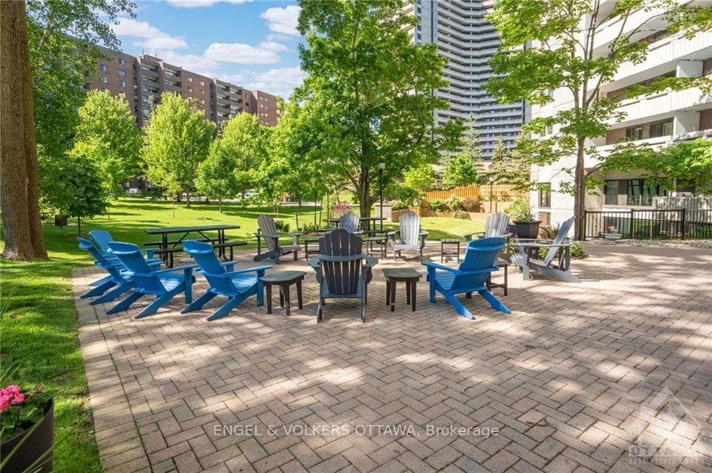 1081 AMBLESIDE Drive Unit 712 photo 29