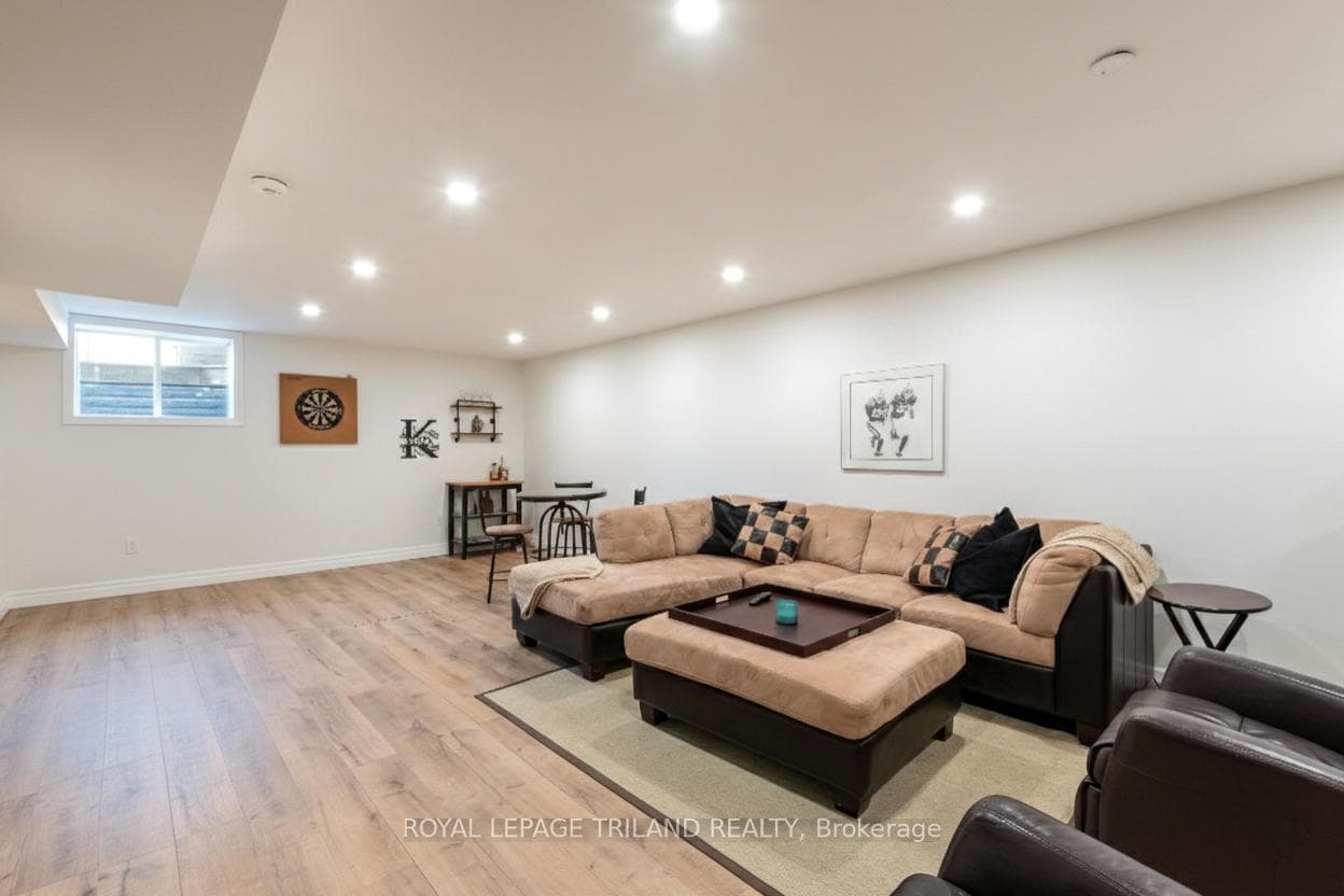 9861 Glendon Drive Unit 102 photo 30