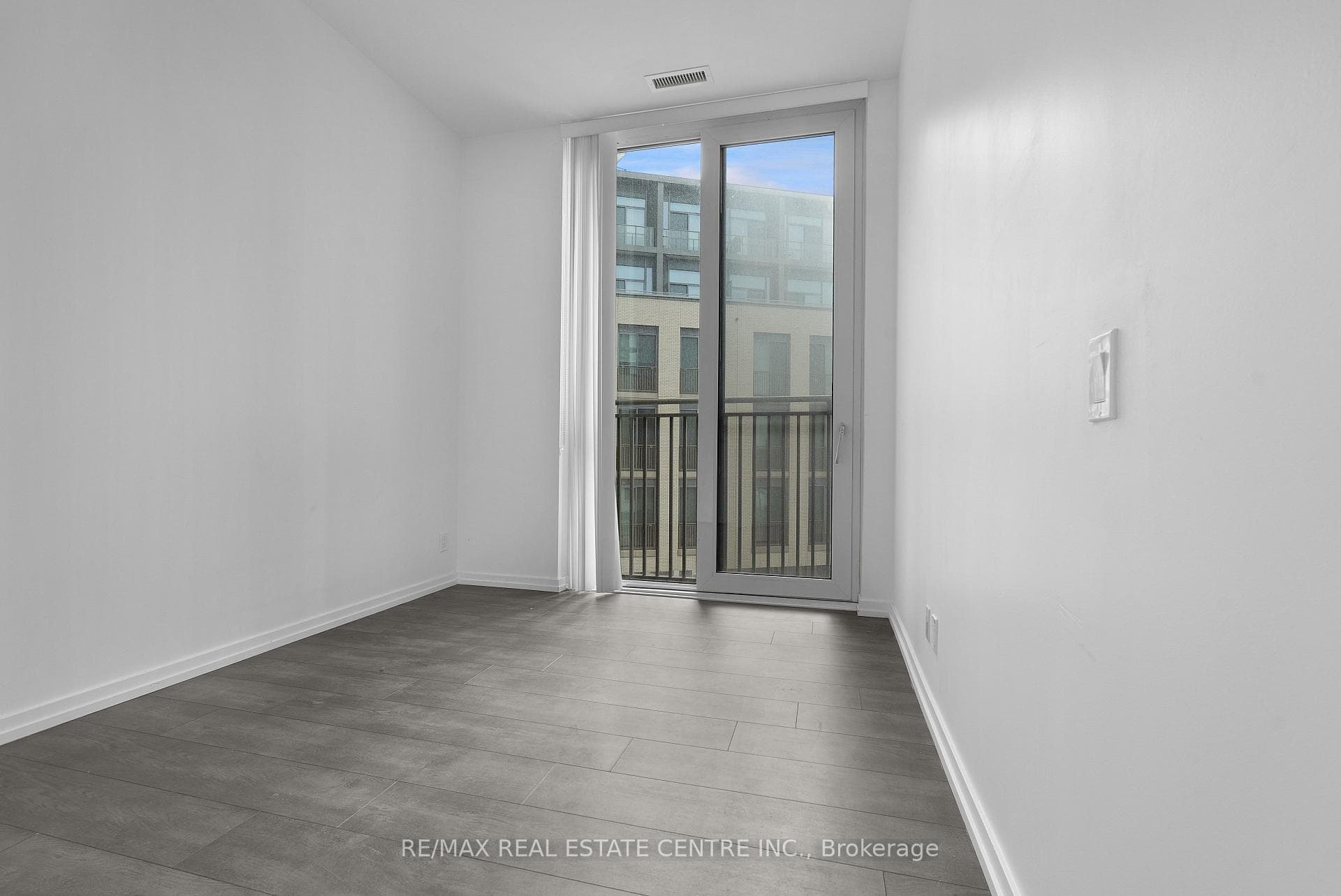 1000 Portage Parkway Unit 310 photo 22