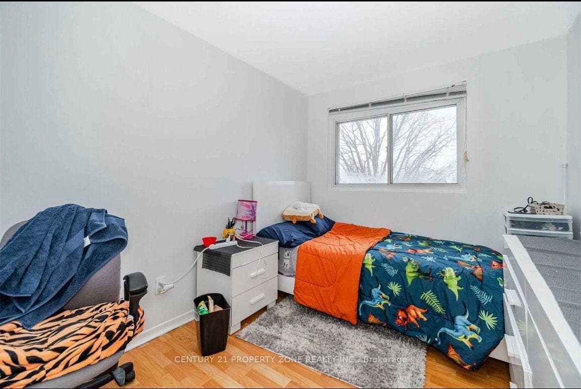 26 Sandringham Court photo 22