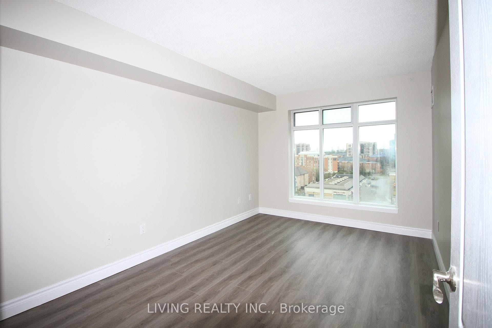 135 Pond Drive Unit 1009 photo 5