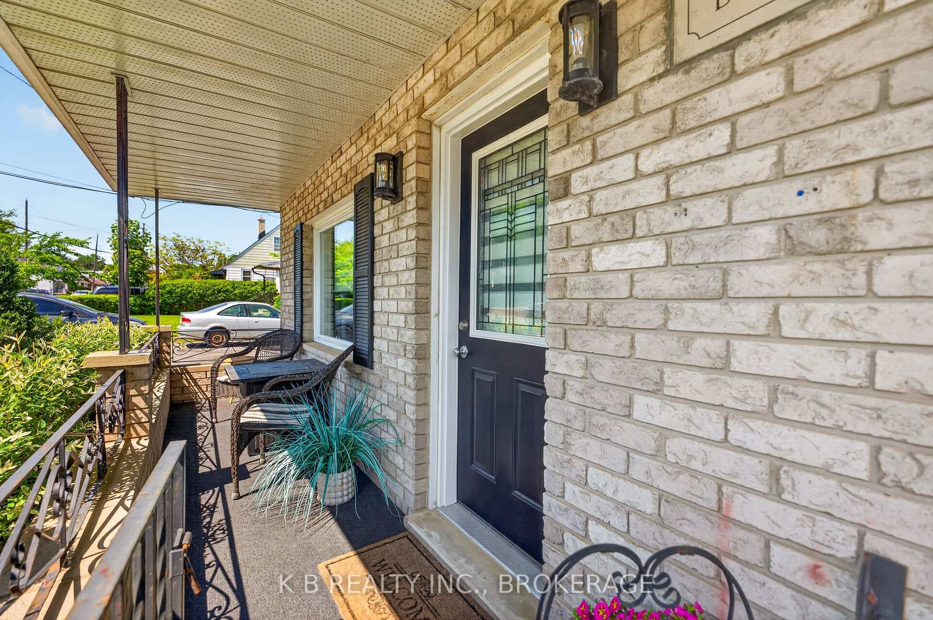 581 Division Street photo 35