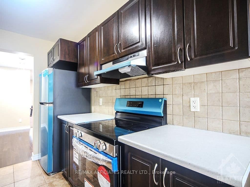 310 TOURMALINE Crescent photo 8