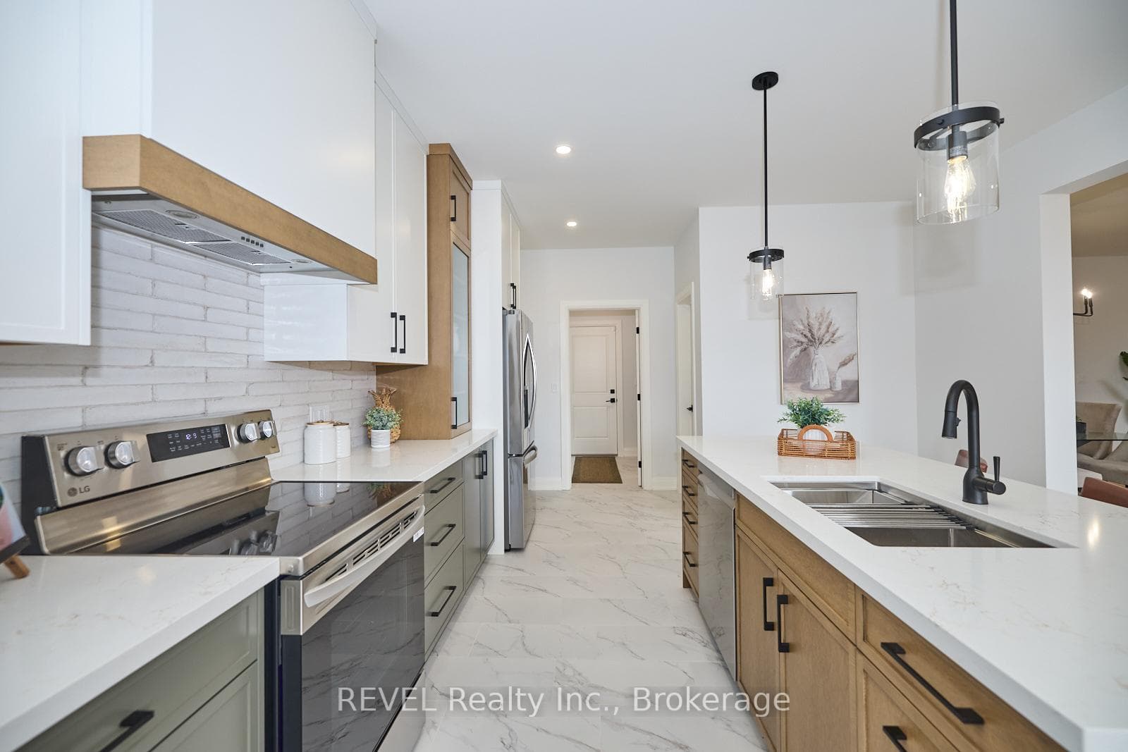 7363 SHERRILEE Crescent photo 11