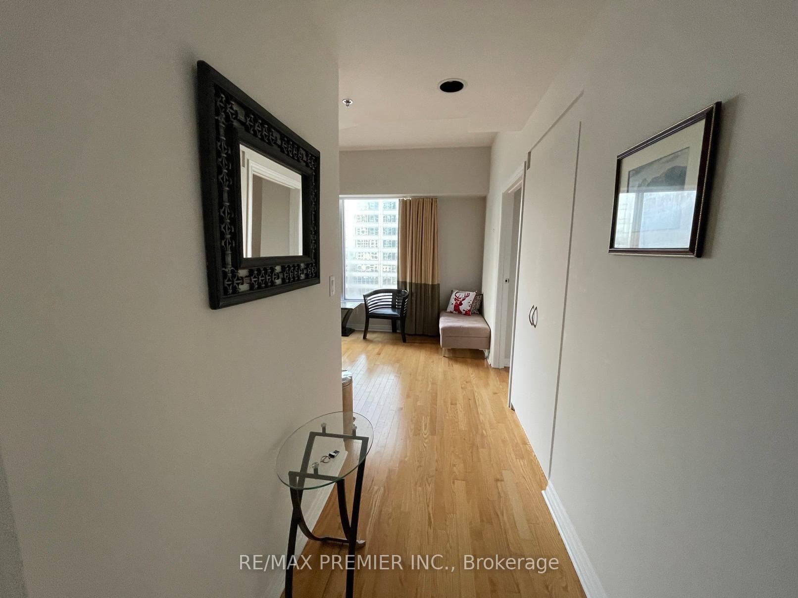 1 King Street Unit 2212 photo 8