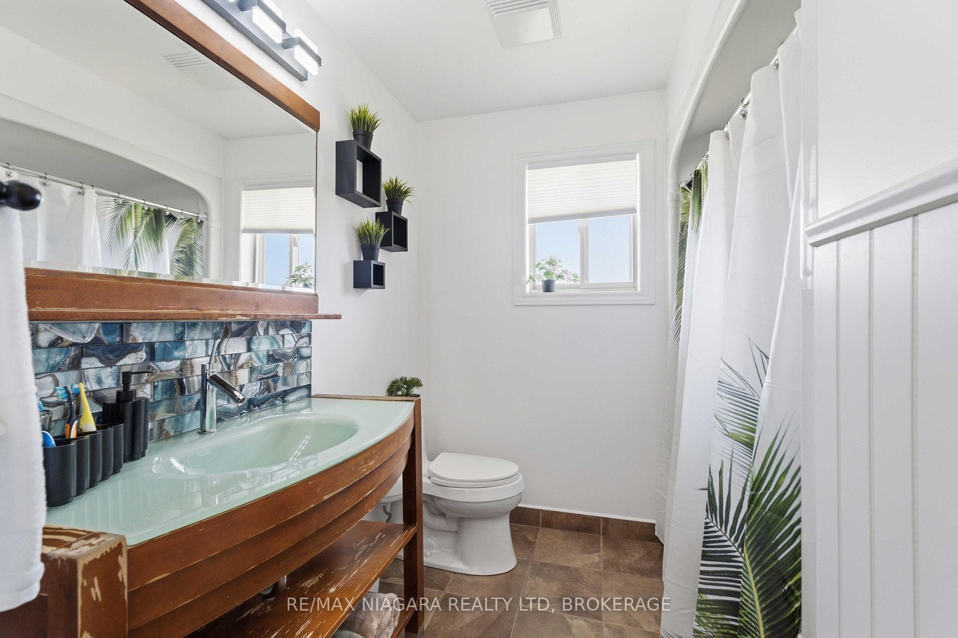 661 Carl Road photo 12