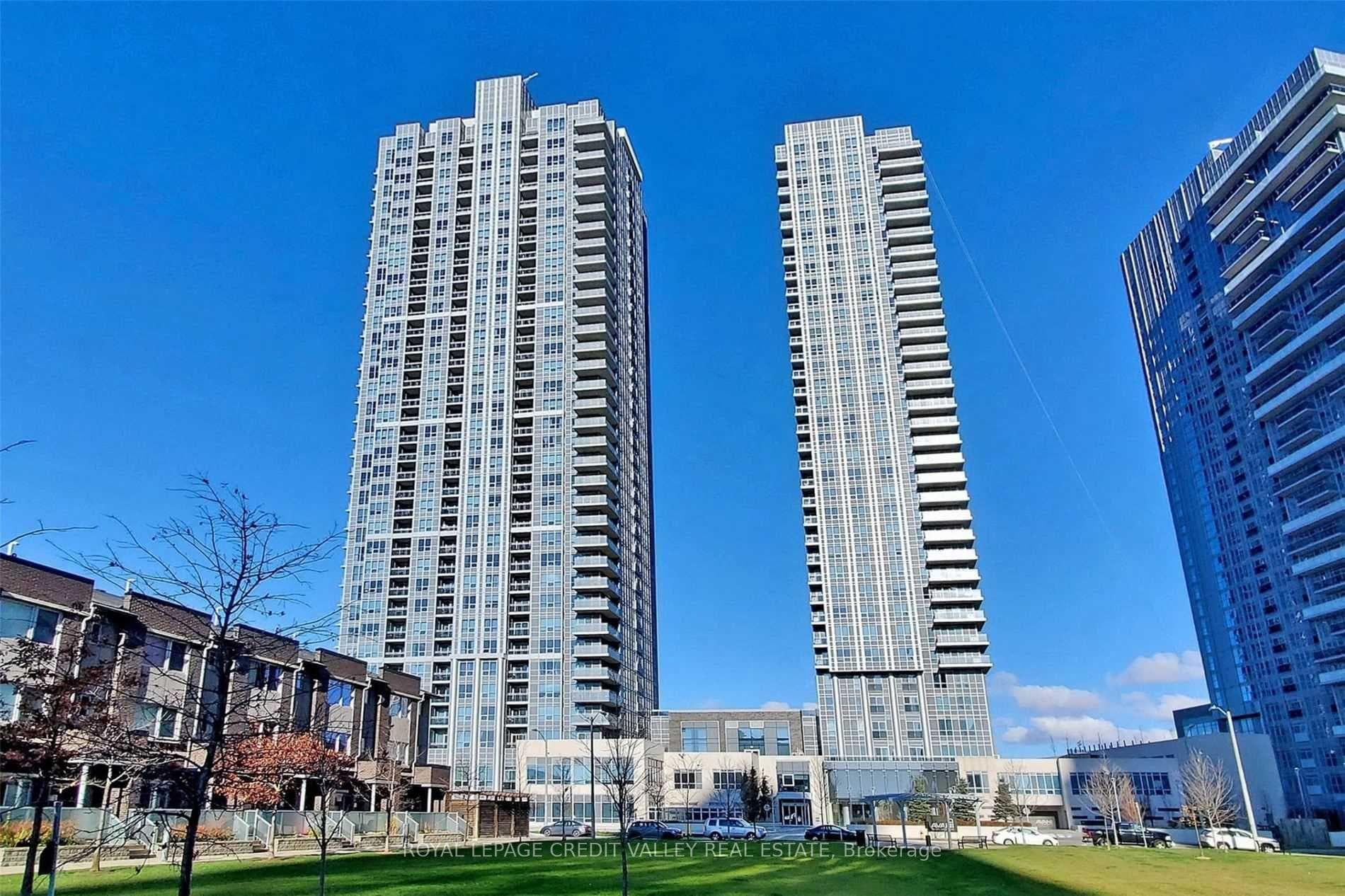 275 Village Green Square Unit 2915 photo 2