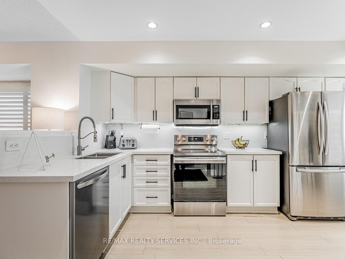 435 English Rose Lane Unit 17 photo 9