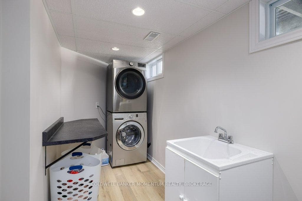 11 Kenmore Crescent photo 30