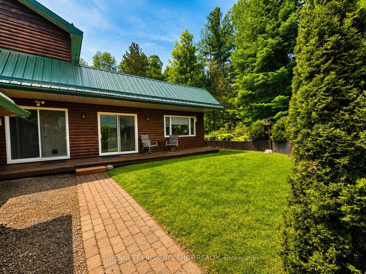 Separate entrance to 3rd bed/Suite /inside access