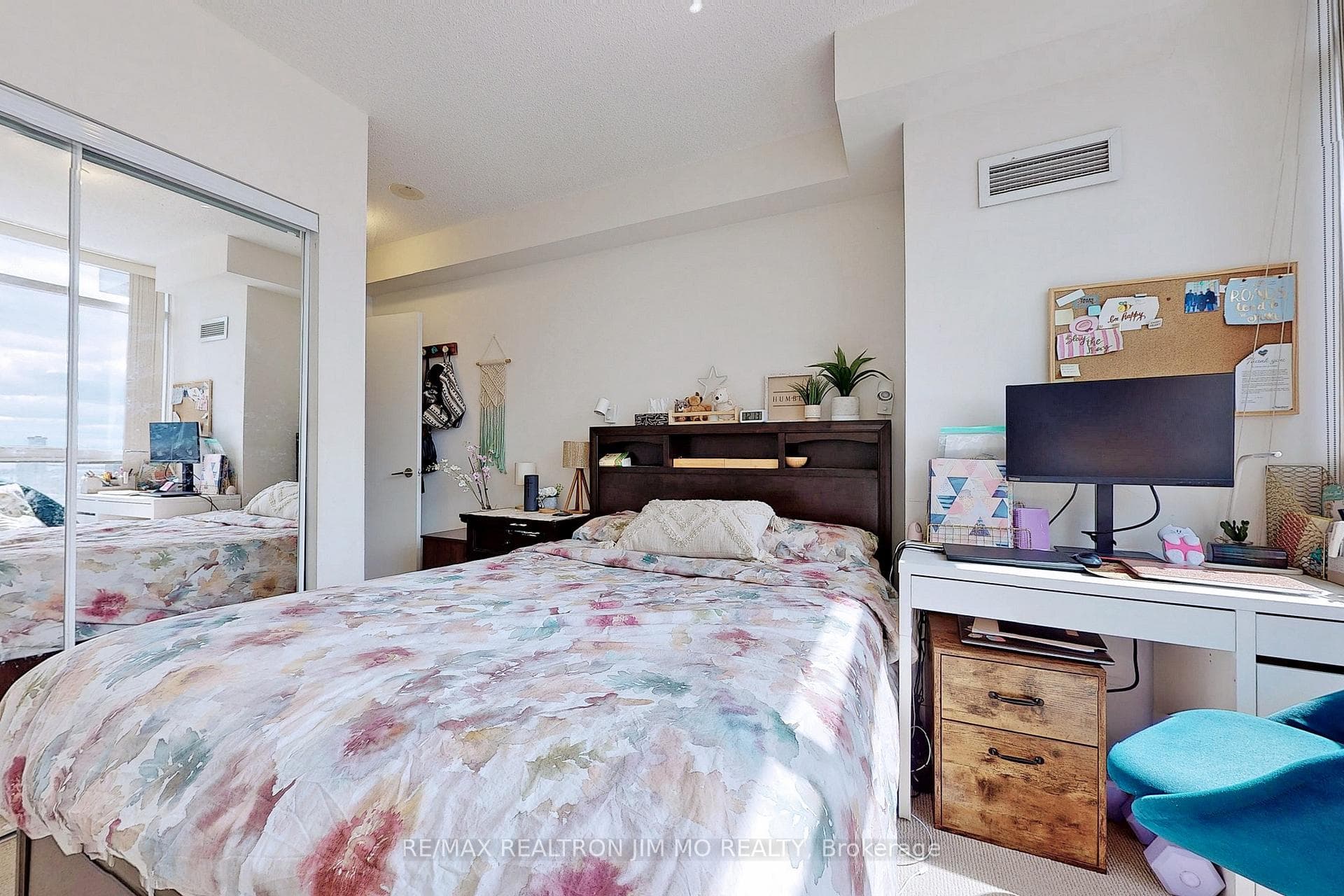 21 Carlton Street Unit 3809 photo 15