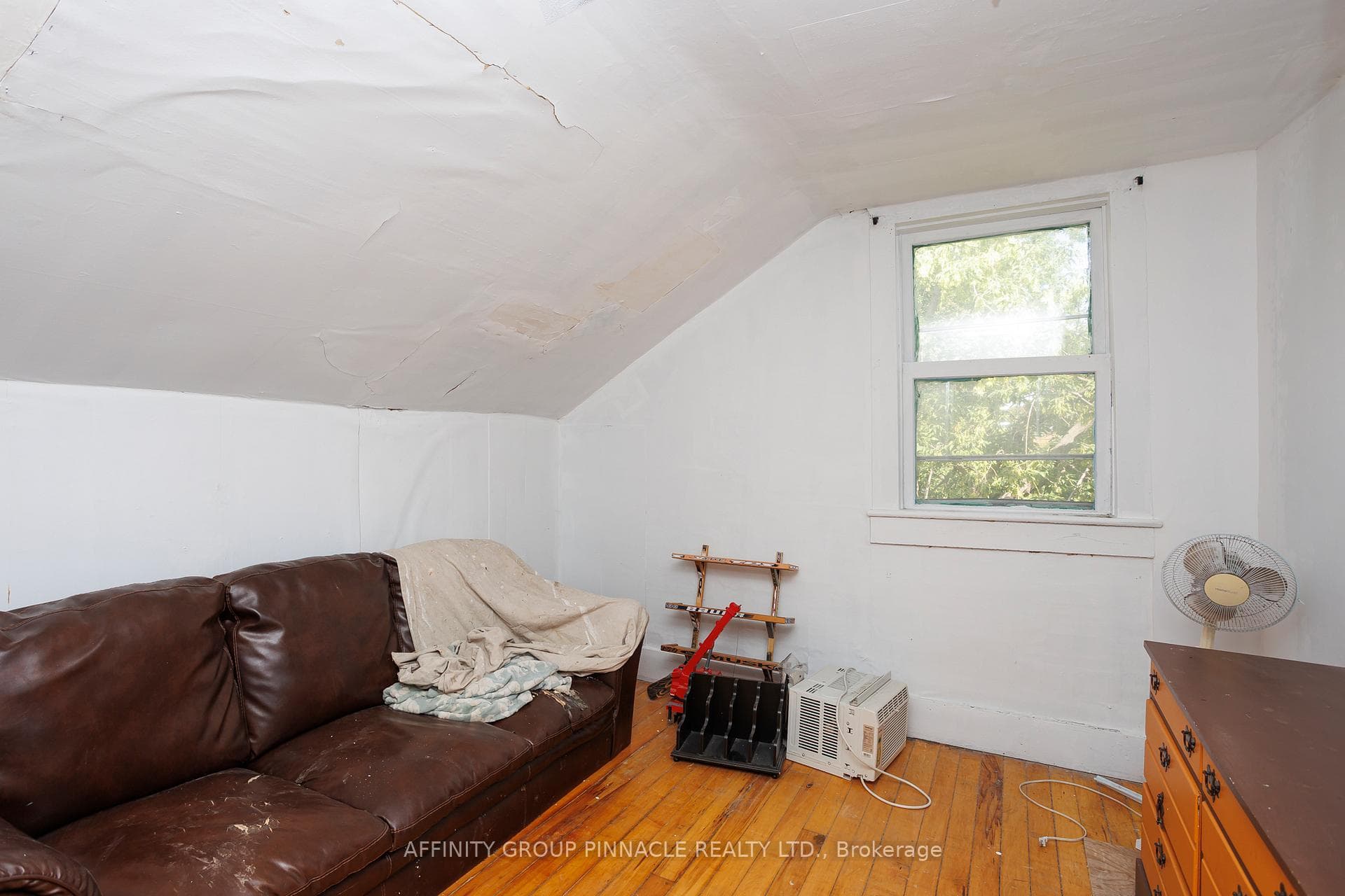 106 Russell Street photo 27