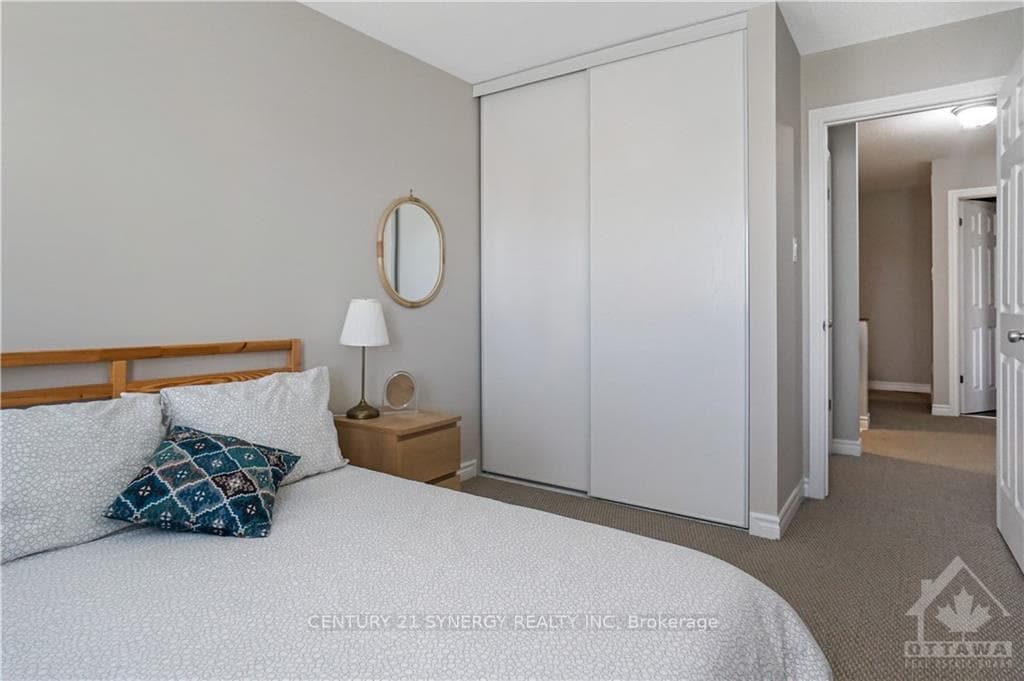 681 SUE HOLLOWAY Drive Unit D photo 18