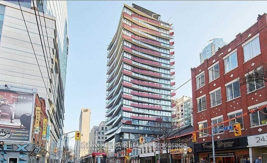 215 Queen Street Unit 502 photo 1