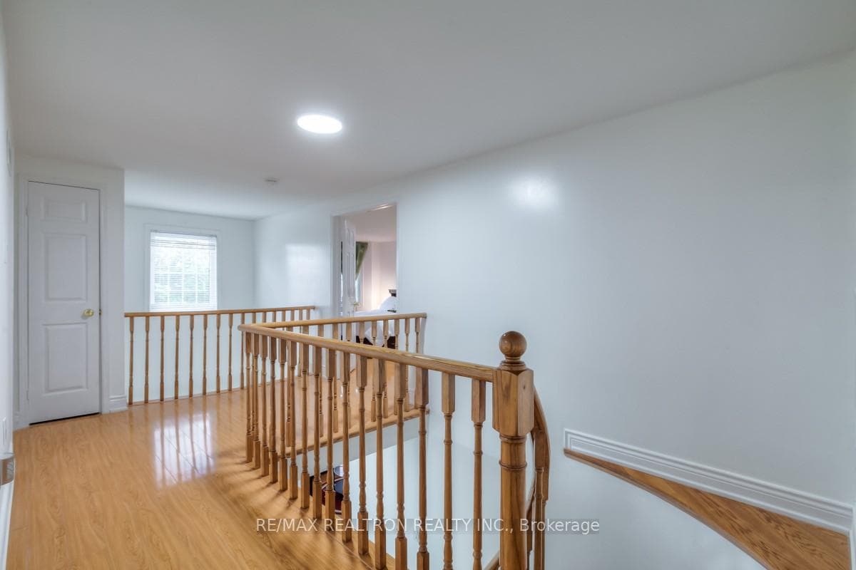 54 Bluenose Crescent photo 35