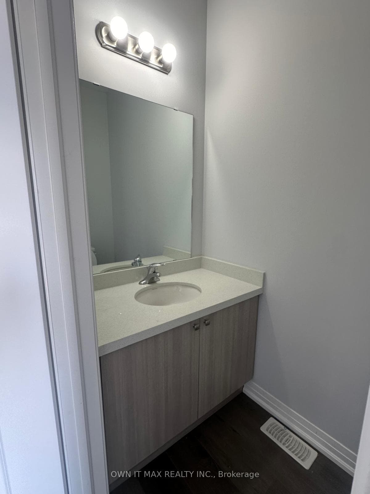 550 Grey Street Unit 16 photo 16