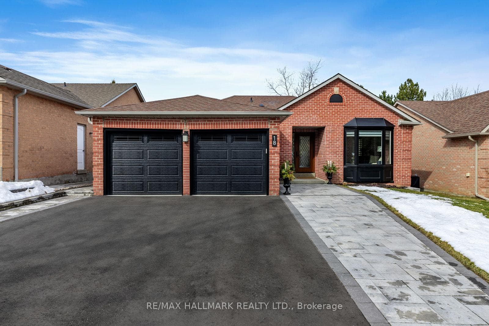 Detached Bungalow with Parking for 6 Cars