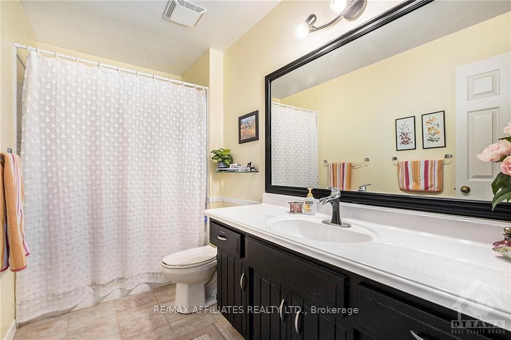 87 COLONEL BY Crescent photo 17