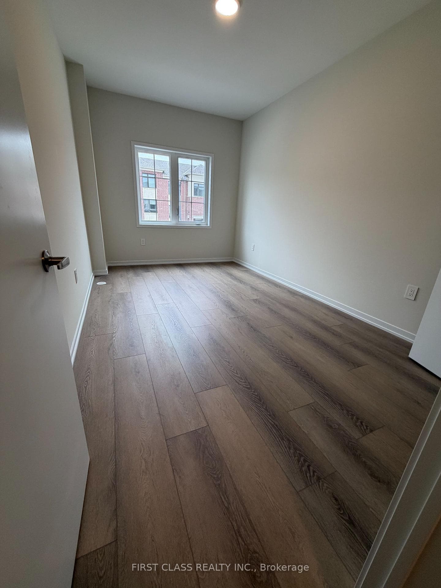 26 Helmkay Avenue photo 9