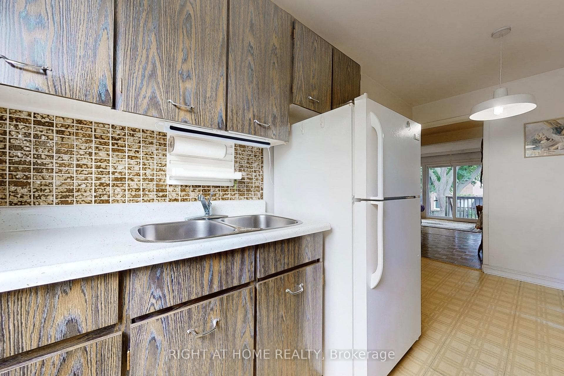 745 Steeles Avenue Unit 14 photo 15