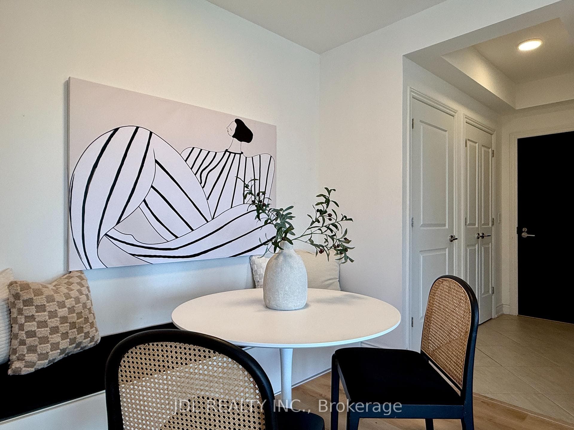 9090 Yonge Street Unit 202B photo 3