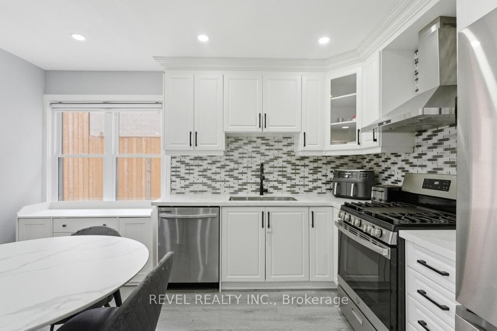 44 Jefferson Avenue photo 39