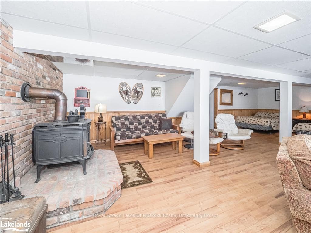 1094 CRUMBY LAKE Drive photo 19