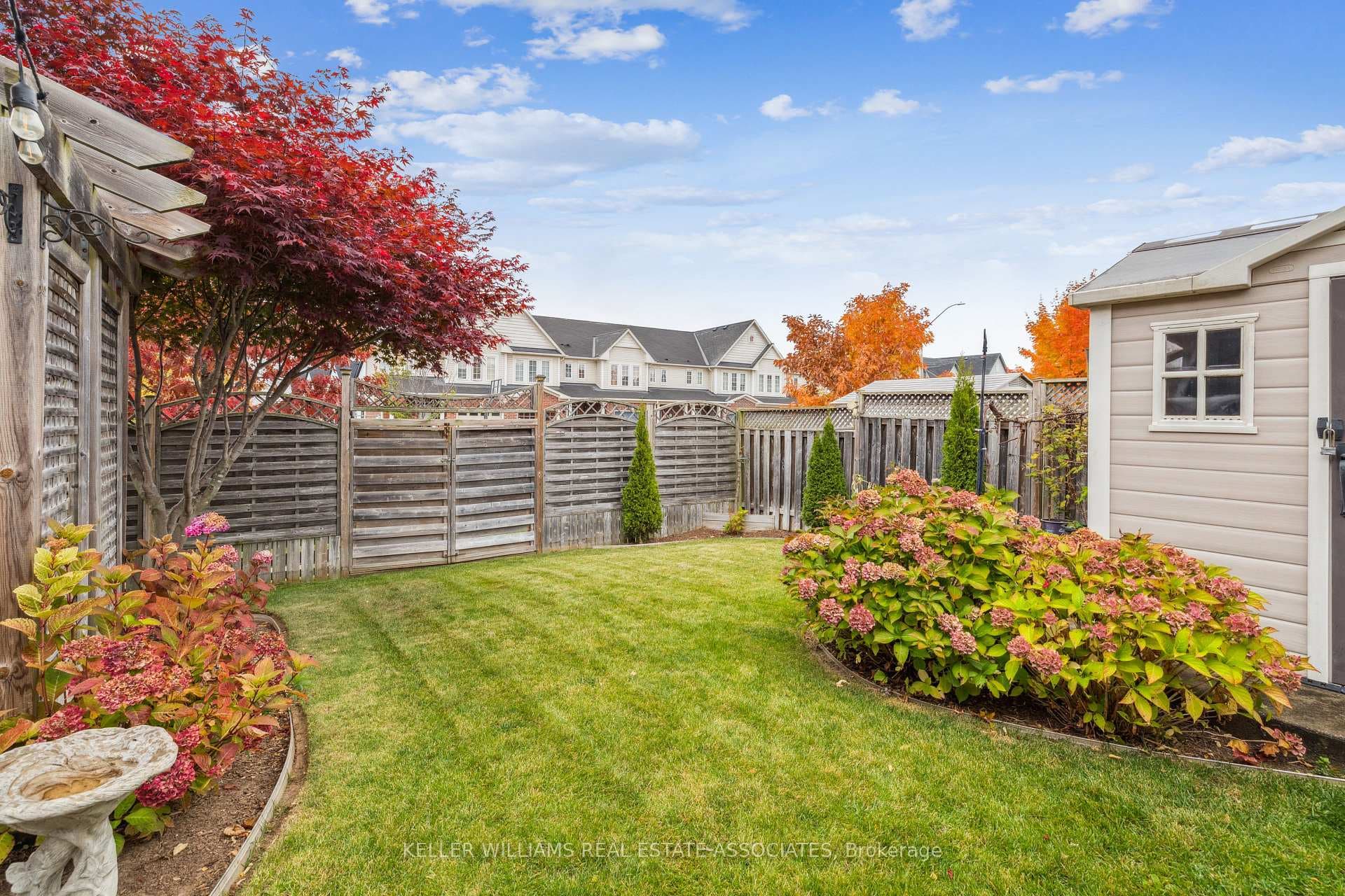 76 Griffiths Avenue photo 38
