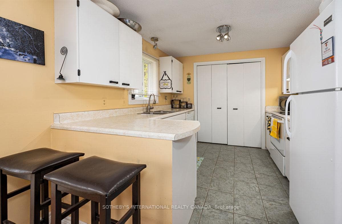 101 Tecumseth Pines Drive photo 13