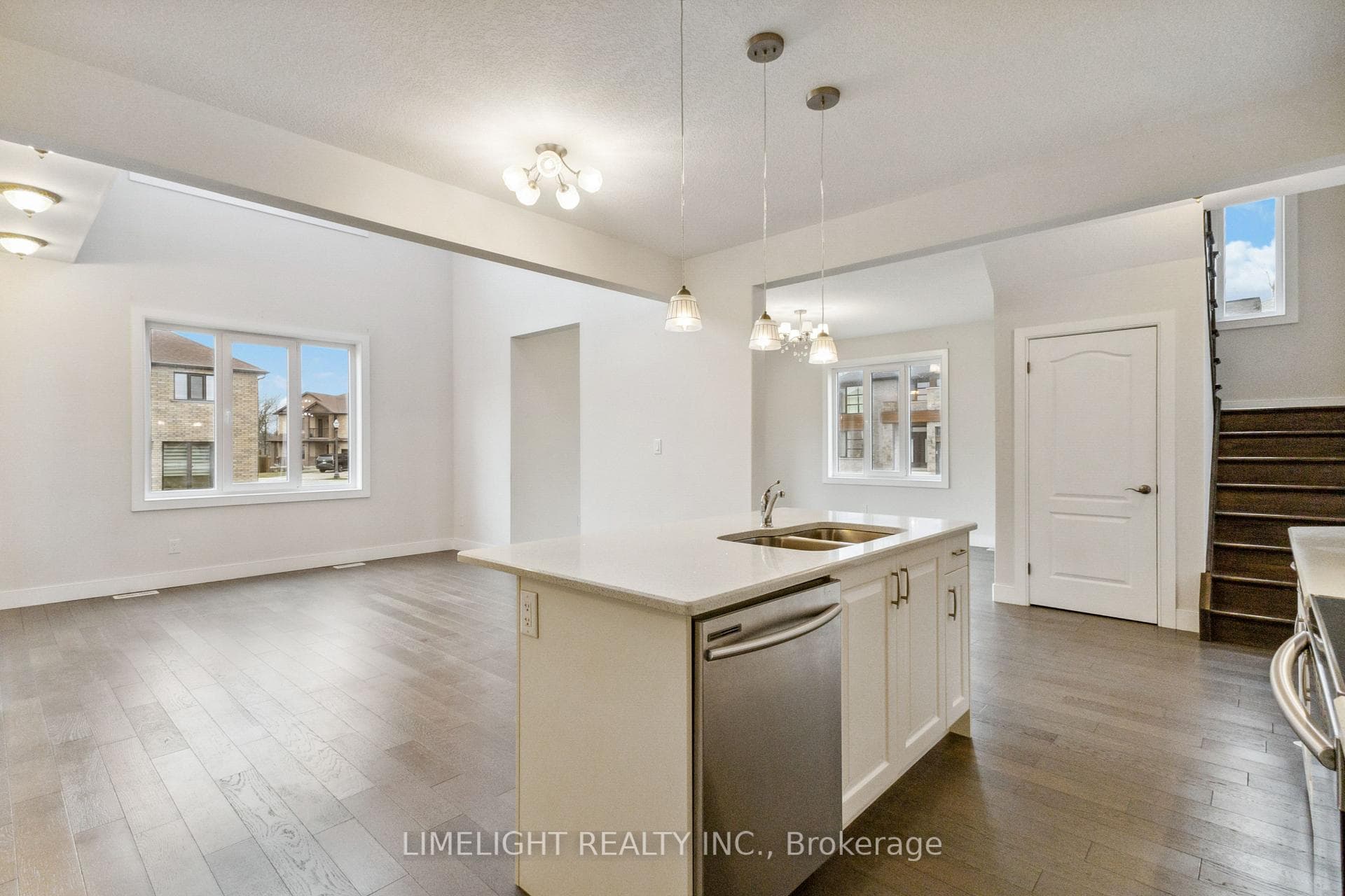 872 Zaifman Circle photo 19