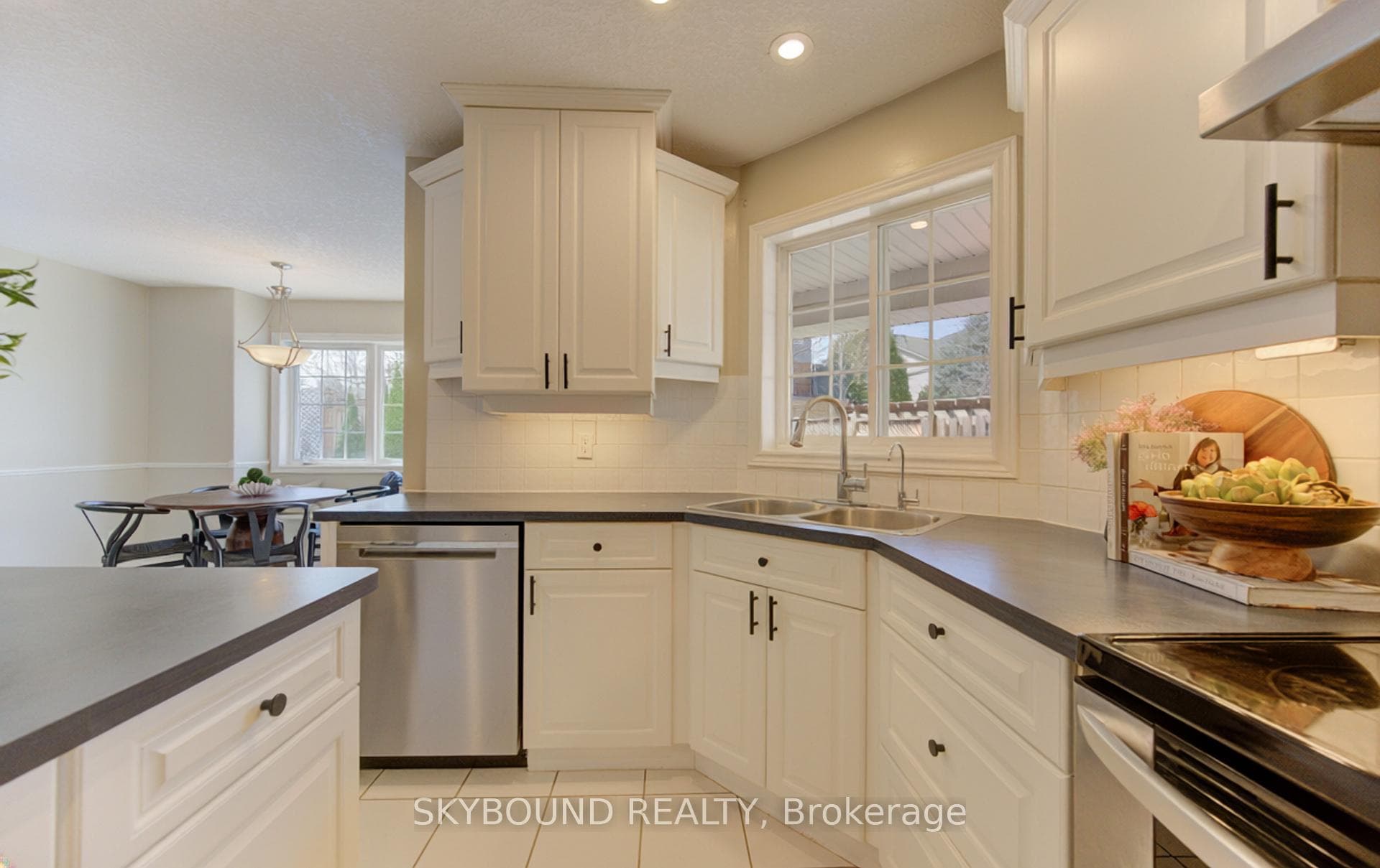 179 Bridgewater Crescent photo 15