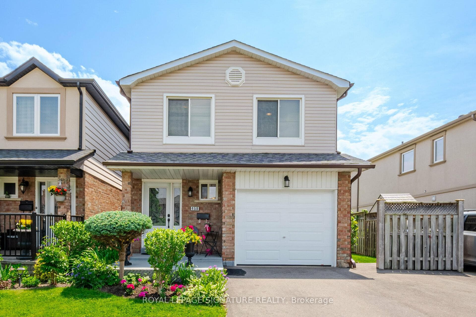 458 Appledore Crescent photo 1