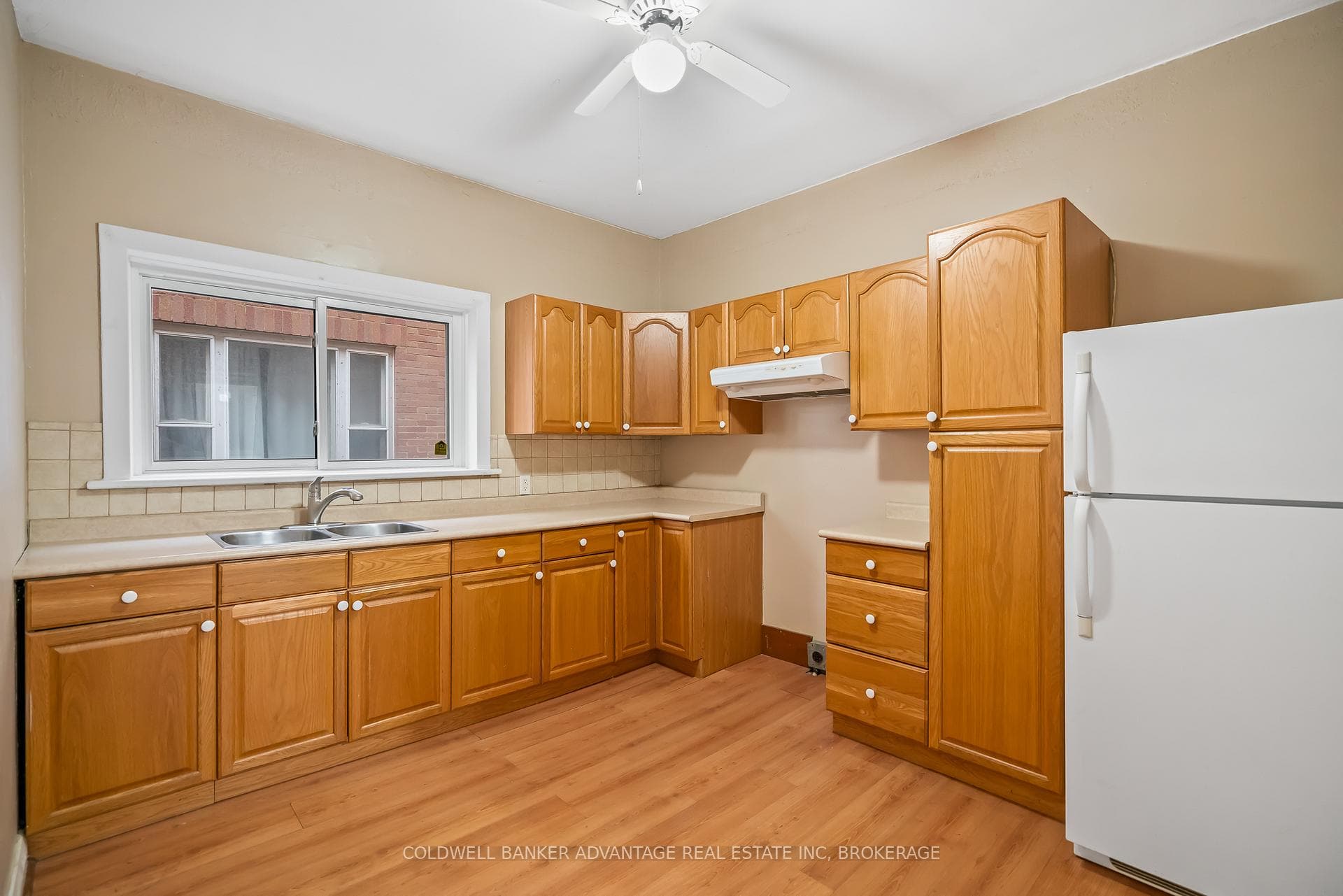 257 Niagara Street photo 38