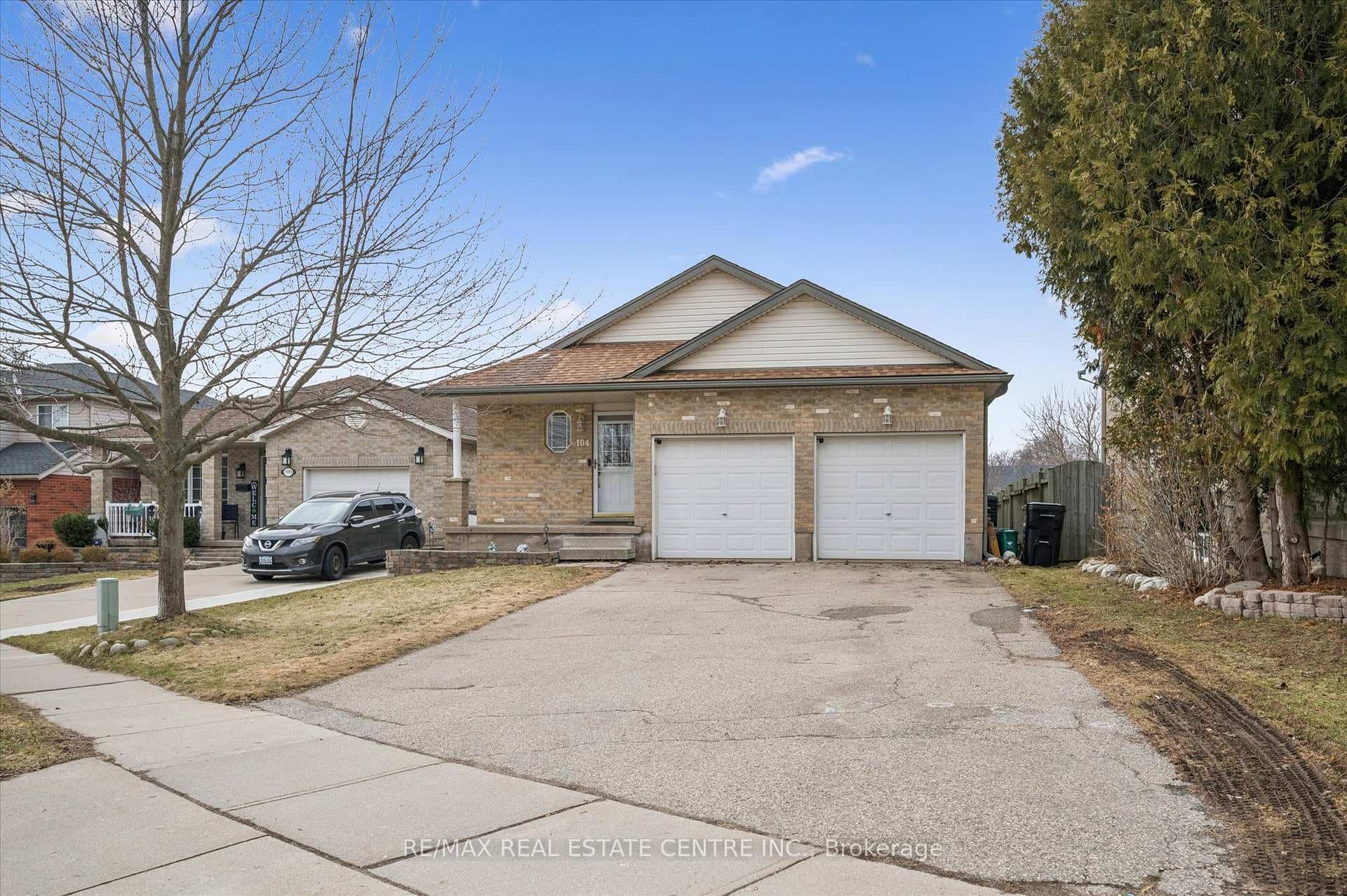 104 Kent Street photo 1