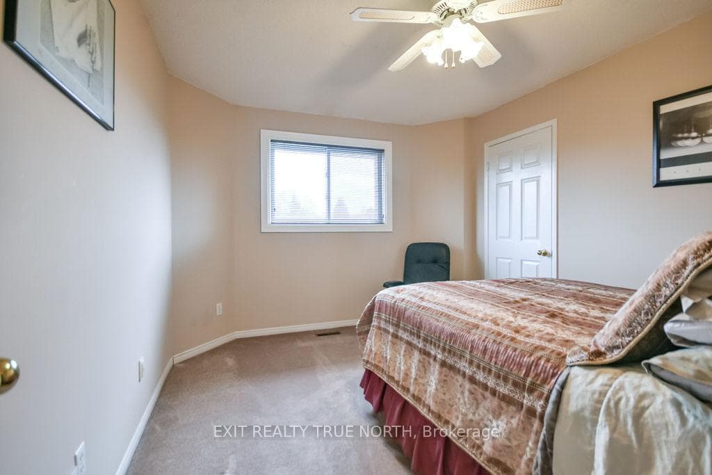 53 Etherington Crescent photo 21