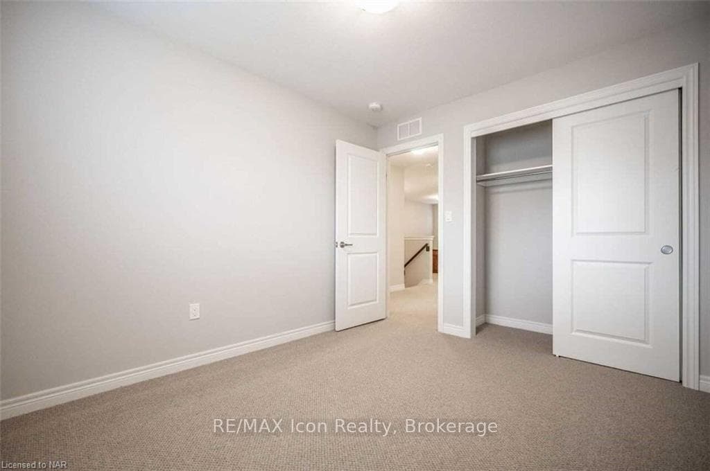 135 Acacia Avenue photo 16