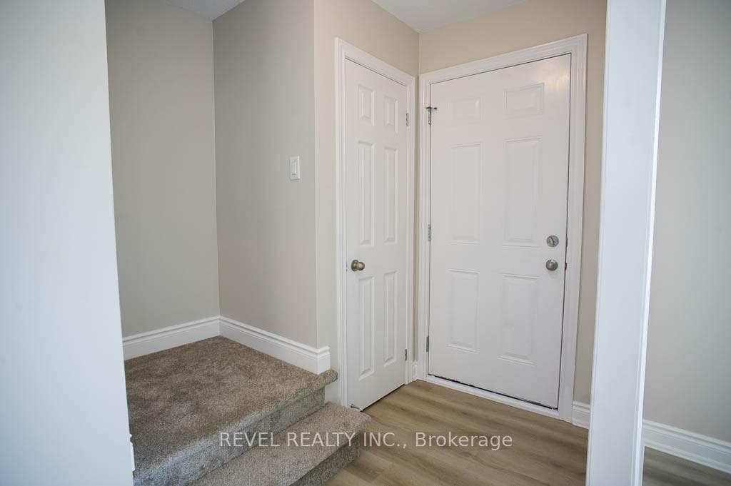 72 Oakwood Avenue photo 3