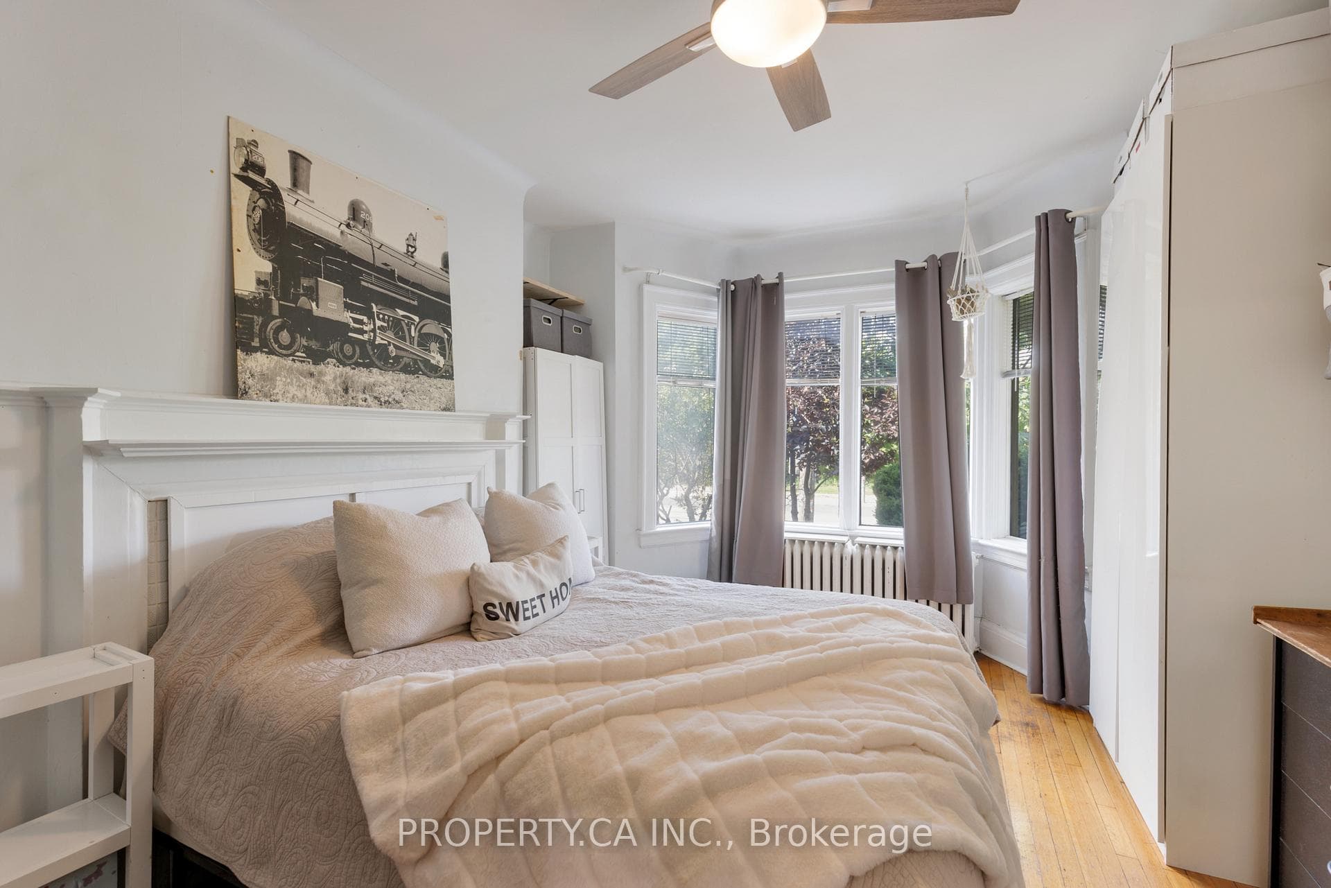 553 Broadview Avenue photo 7